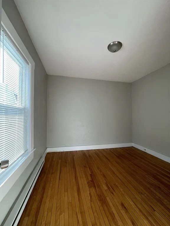 5 Freeland Ter, Worcester