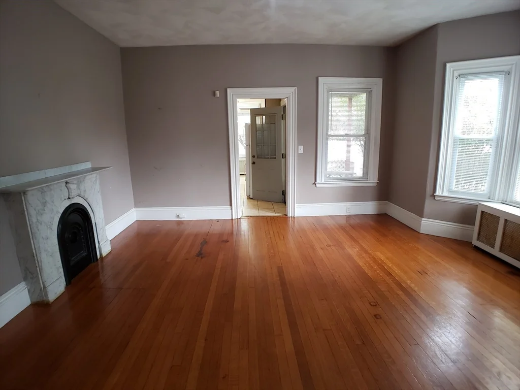 44 Sharon St, Medford