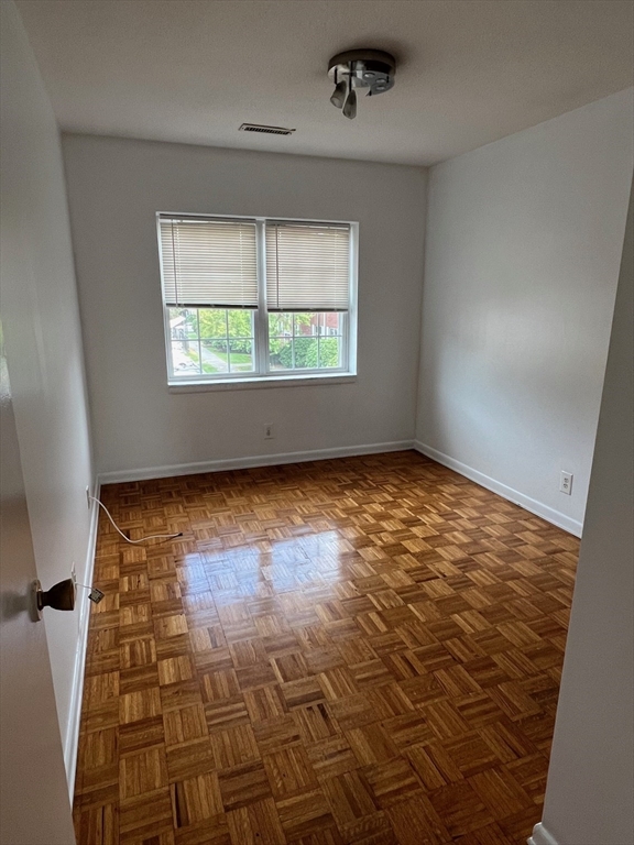 153 Lake Shore Rd, Brighton