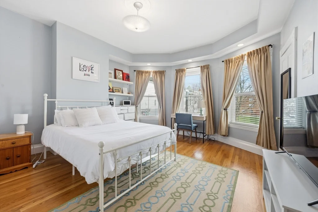 627 E 6th St, South Boston