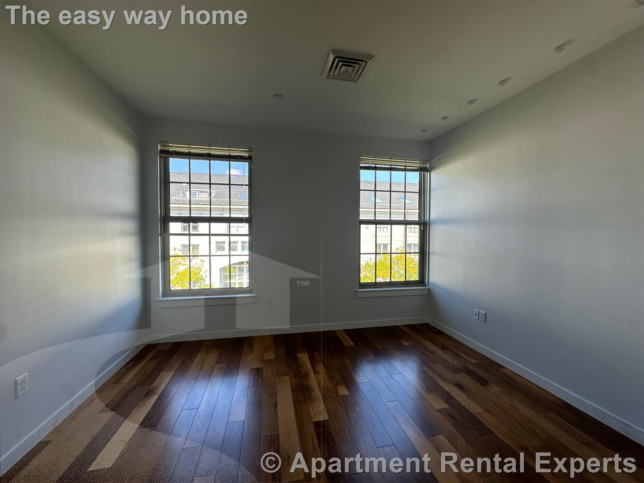 45 1st Ave, Charlestown