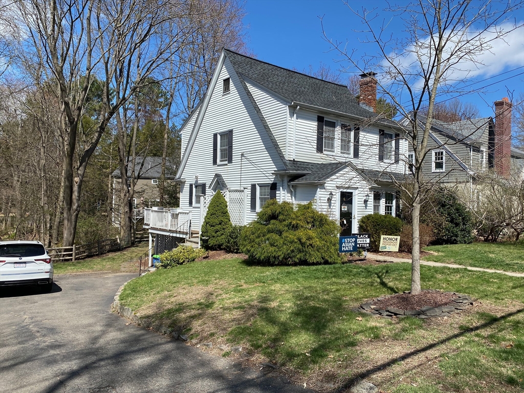 22 Cleveland Rd, Wellesley Hills