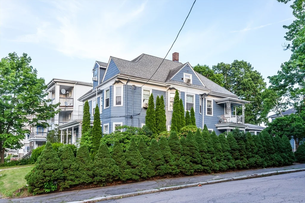 398 Spring St, Brockton