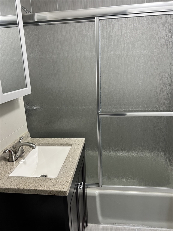 100 Foster St, Lawrence