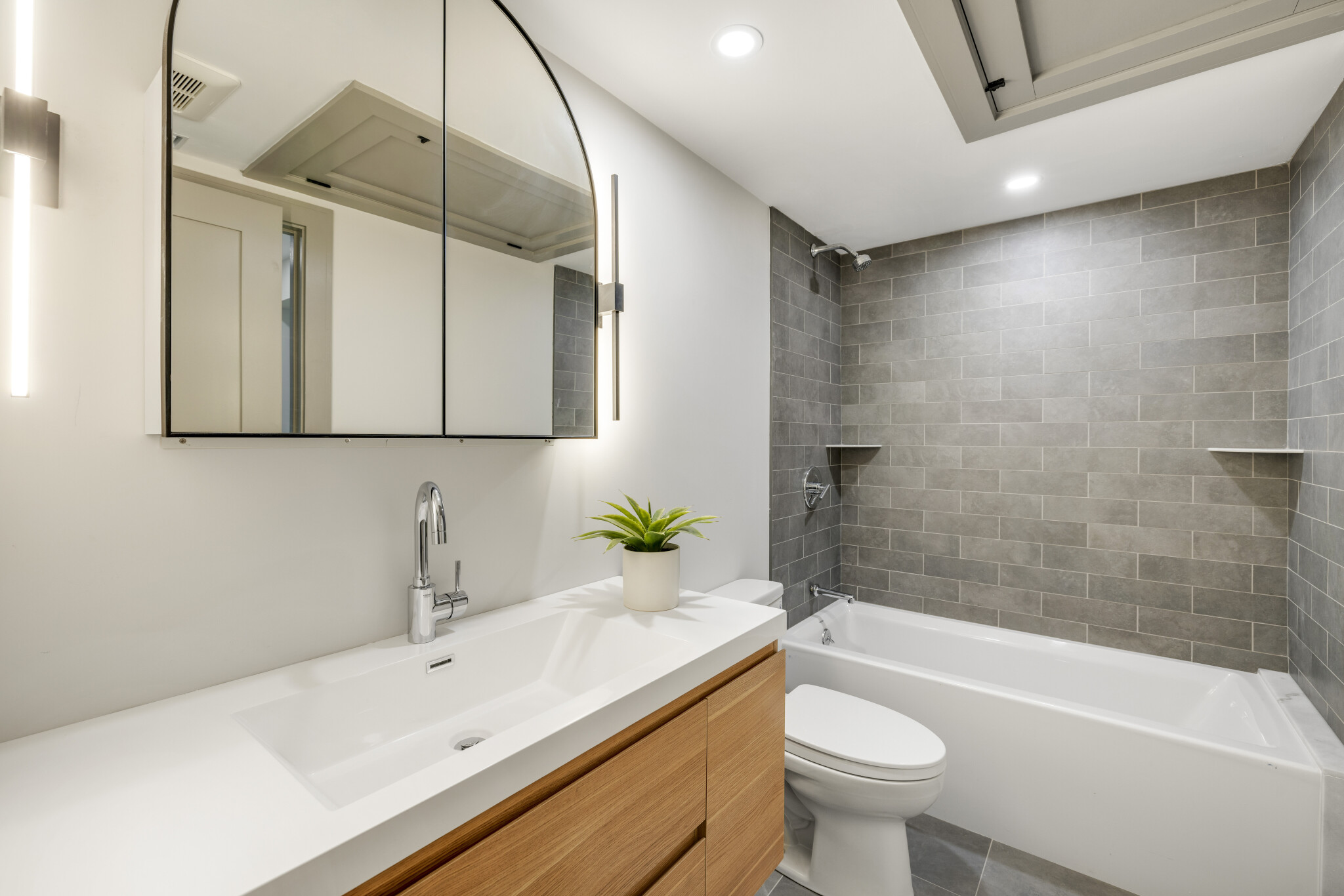 566 East 3rd St, South Boston