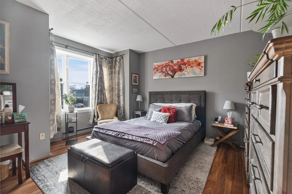 2 Eileen Cir, Jamaica Plain