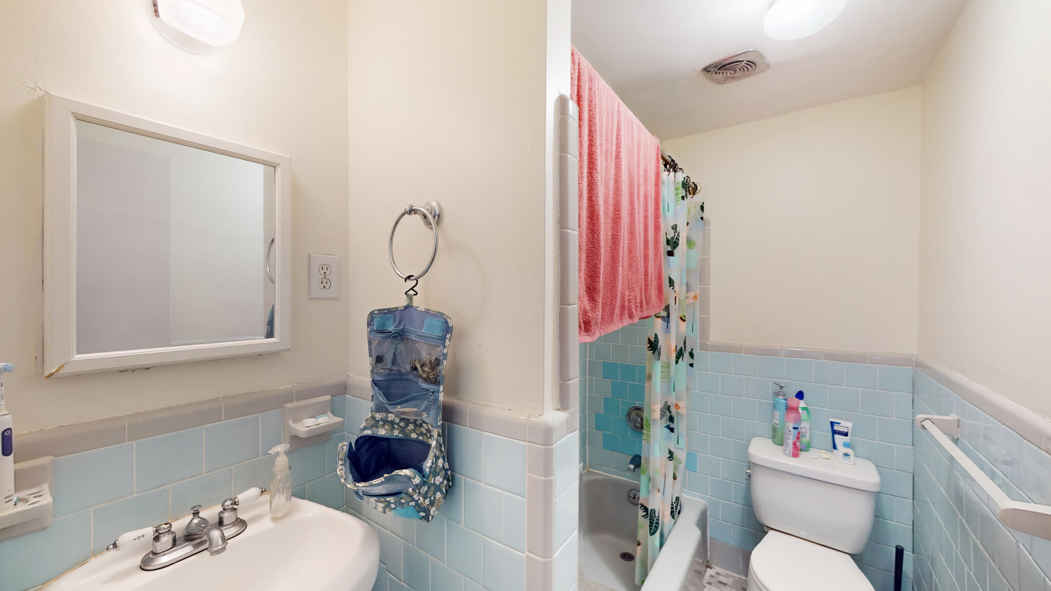 1071 Beacon St, Longwood