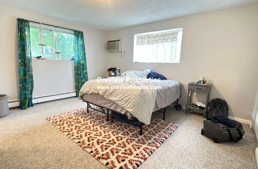 73 Charlesbank Rd, Newton Corner