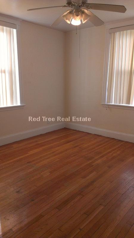 11 Barrows St, Allston