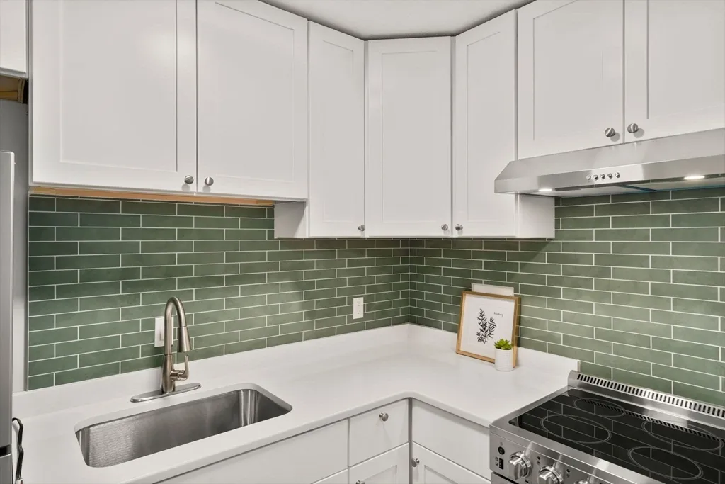 110 Boston Post Rd, Marlborough