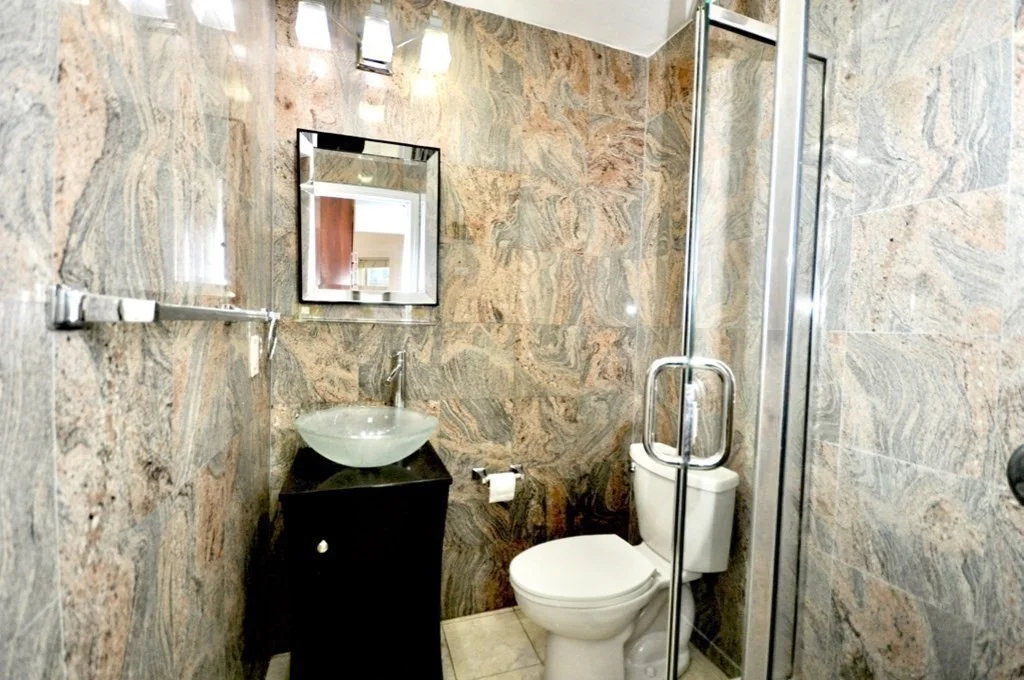 218 Newbury St, Back Bay