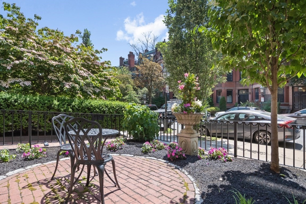 395 Marlborough St, Back Bay