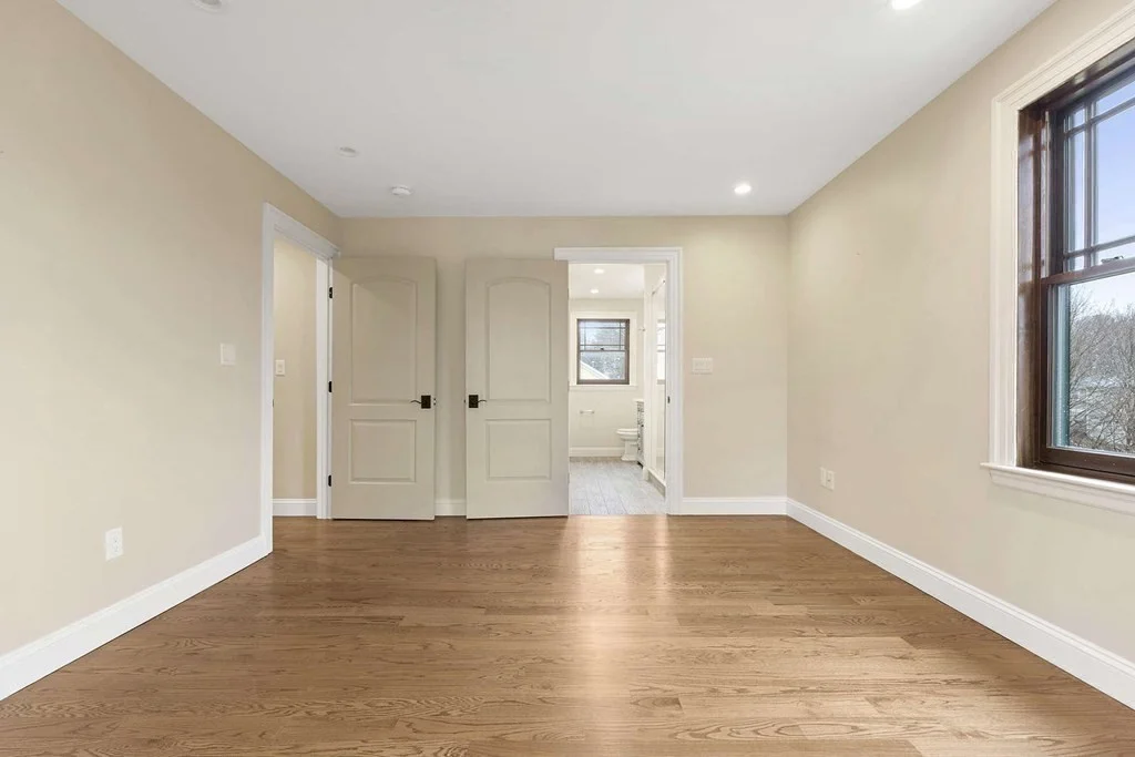 24 Elm, Dedham