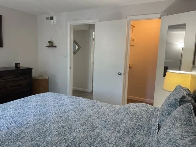 10 Walden Dr, Natick