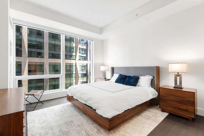 50 Liberty Dr, Seaport District