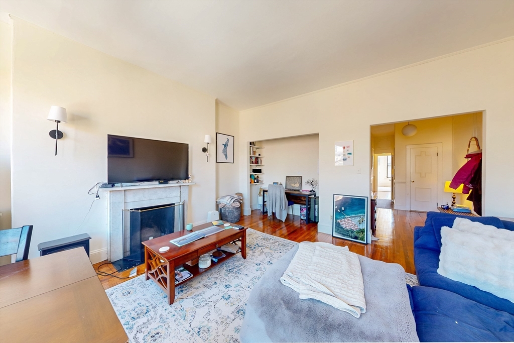 231 Beacon St, Back Bay