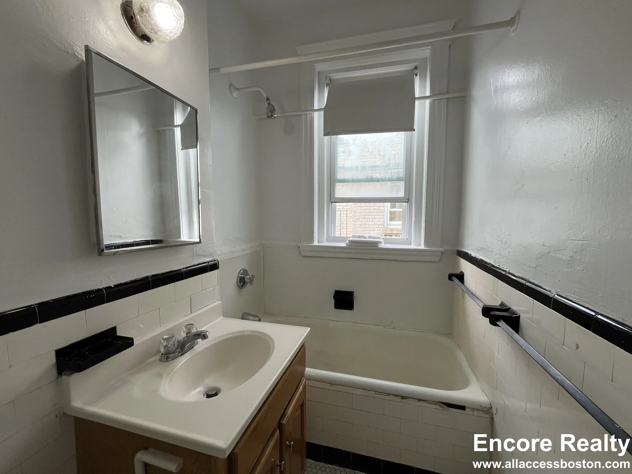 1687 Commonwealth Ave, Brighton