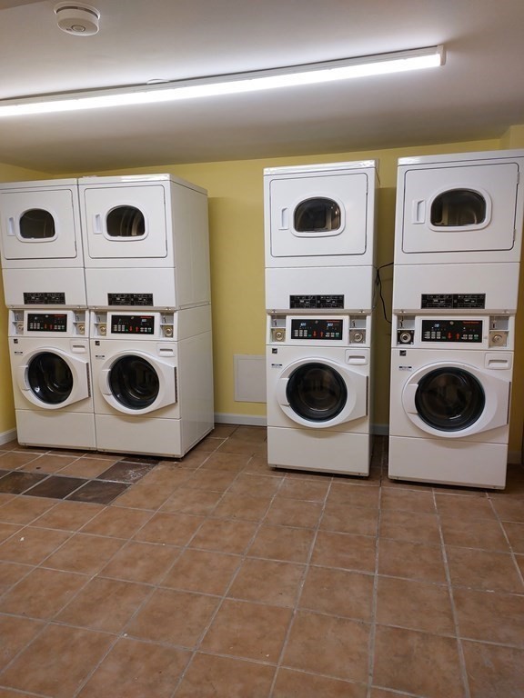 282 Walnut Ave, Roxbury