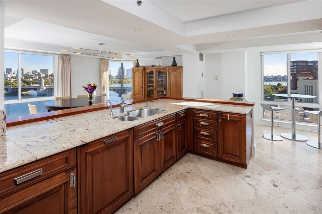 75-83 Cambridge Pkwa, East Cambridge