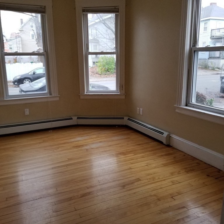 8 Cedar St, Haverhill