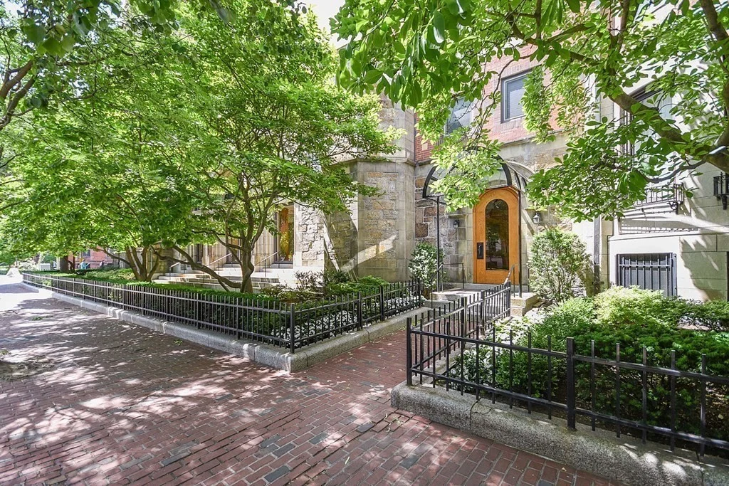 492 Beacon St, Back Bay