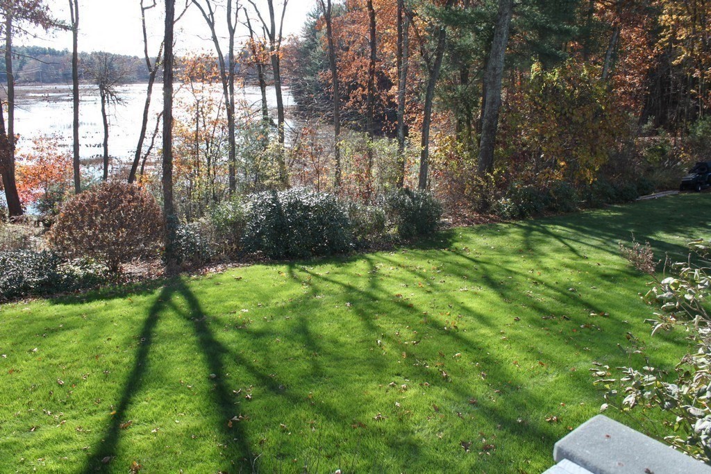 7 Deer Run Dr, Shrewsbury