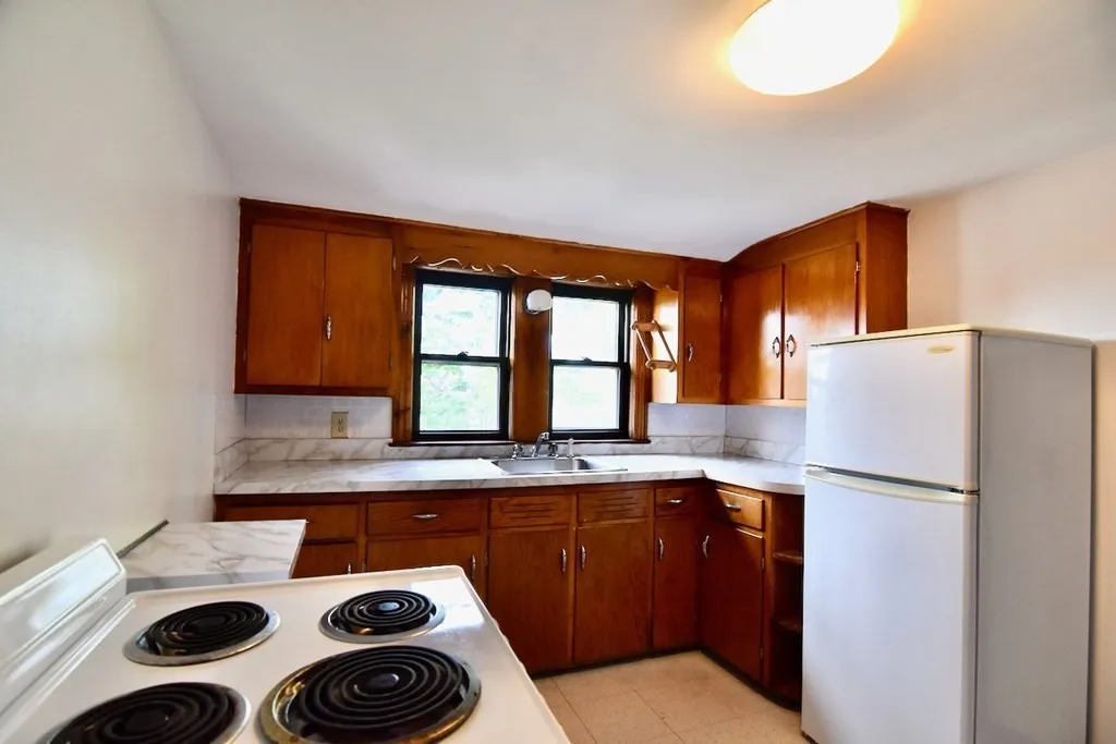 20 Hollis St, Wollaston