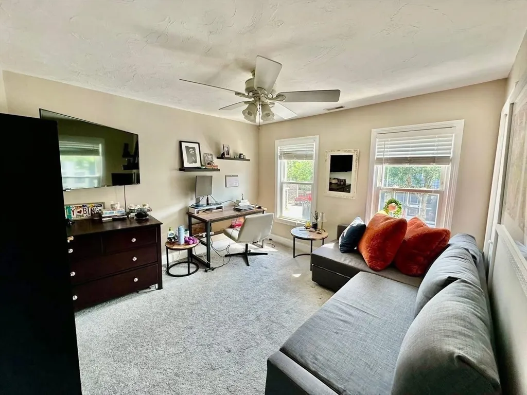 159 K St, South Boston