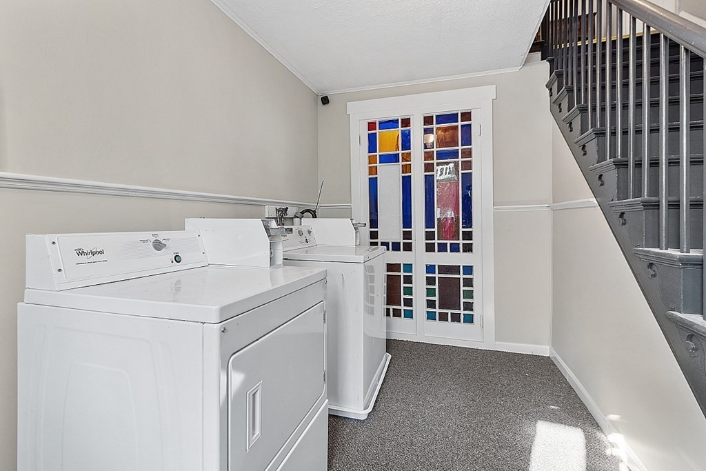 8 Main St, Pepperell