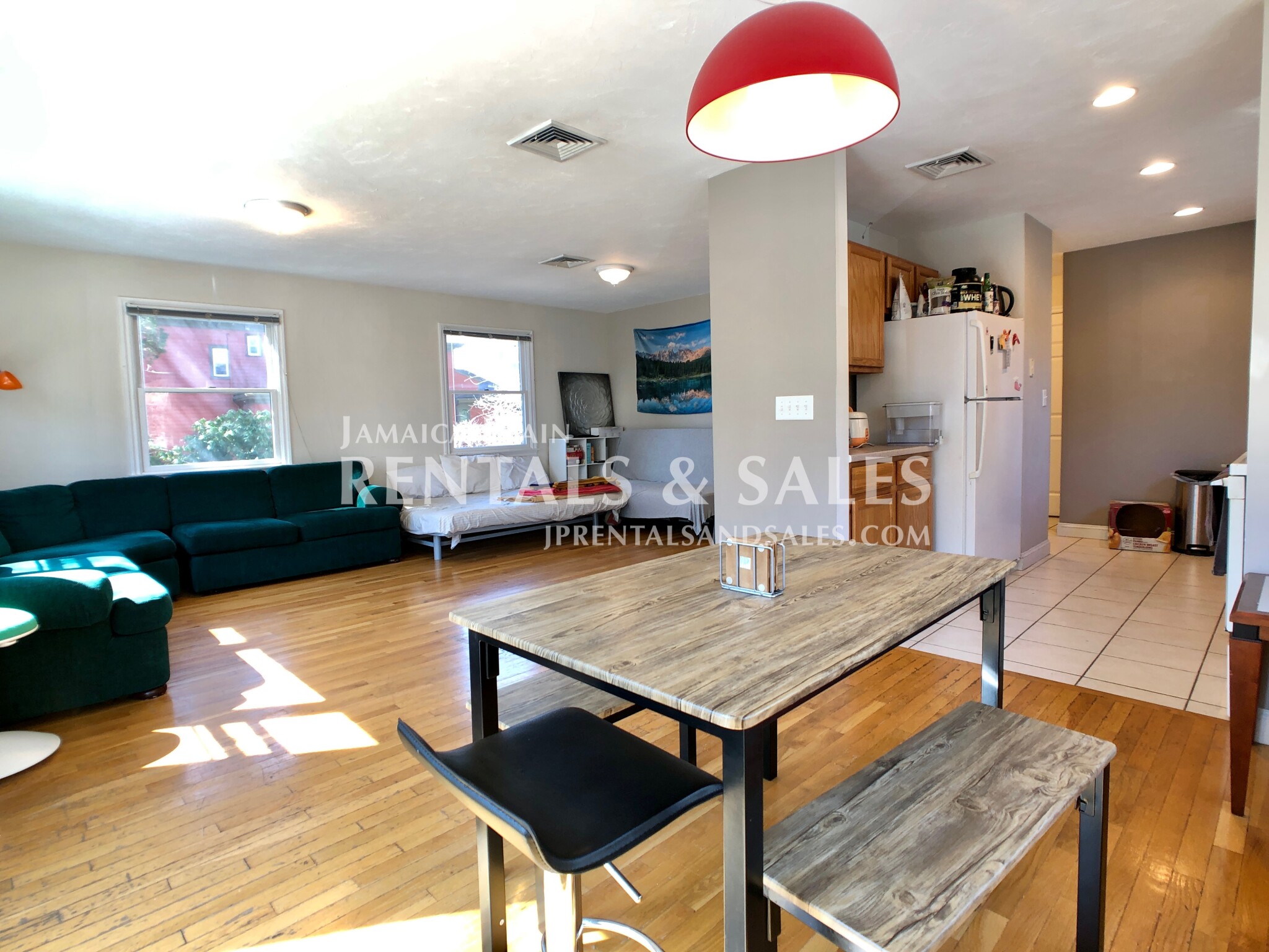 27 Clive St, Jamaica Plain