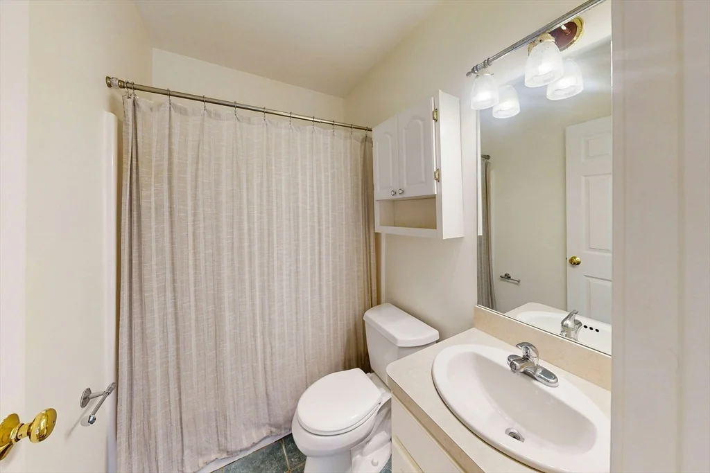 111 West 8th St, South Boston