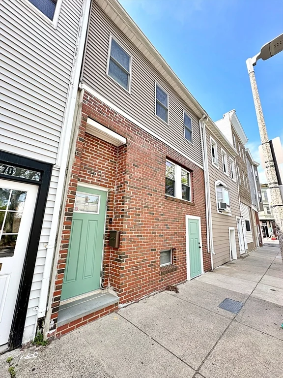 72 Cottage St, East Boston