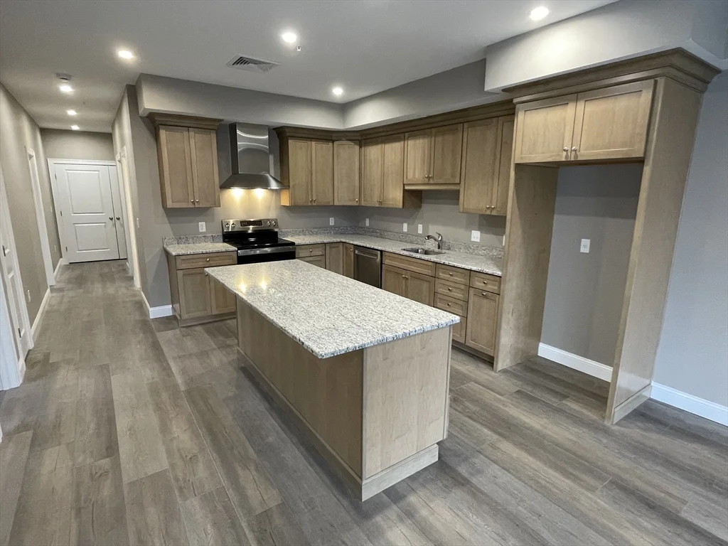 1 Brattle St, North Worcester