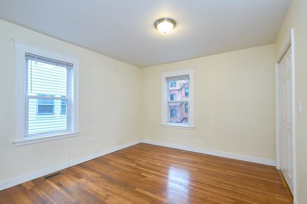 9 Mission St, Mission Hill