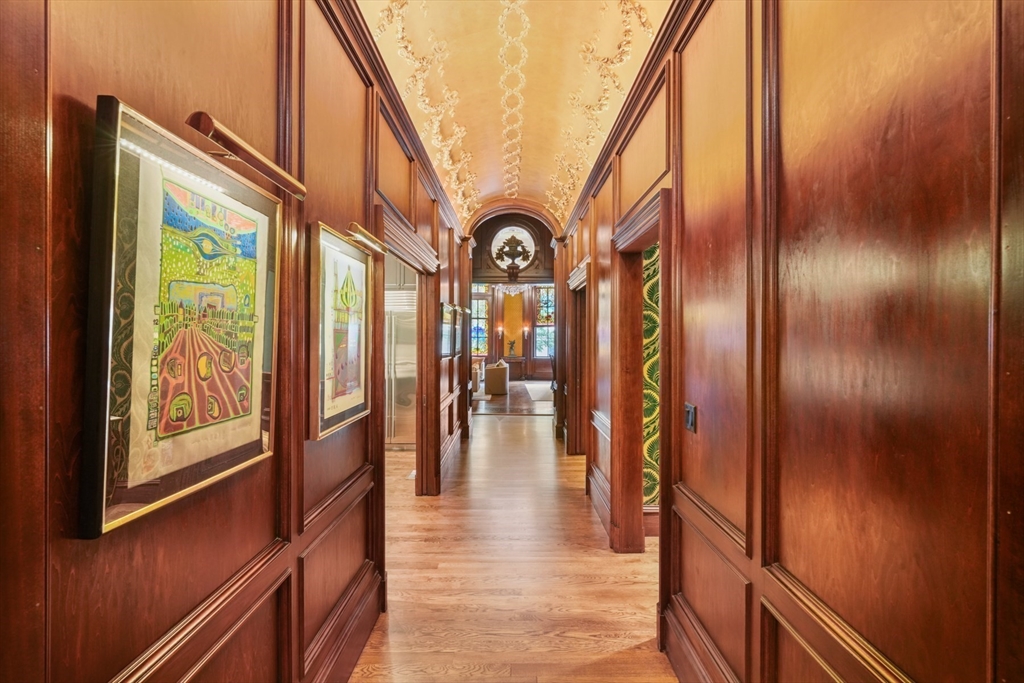 409 Commonwealth Ave, Back Bay