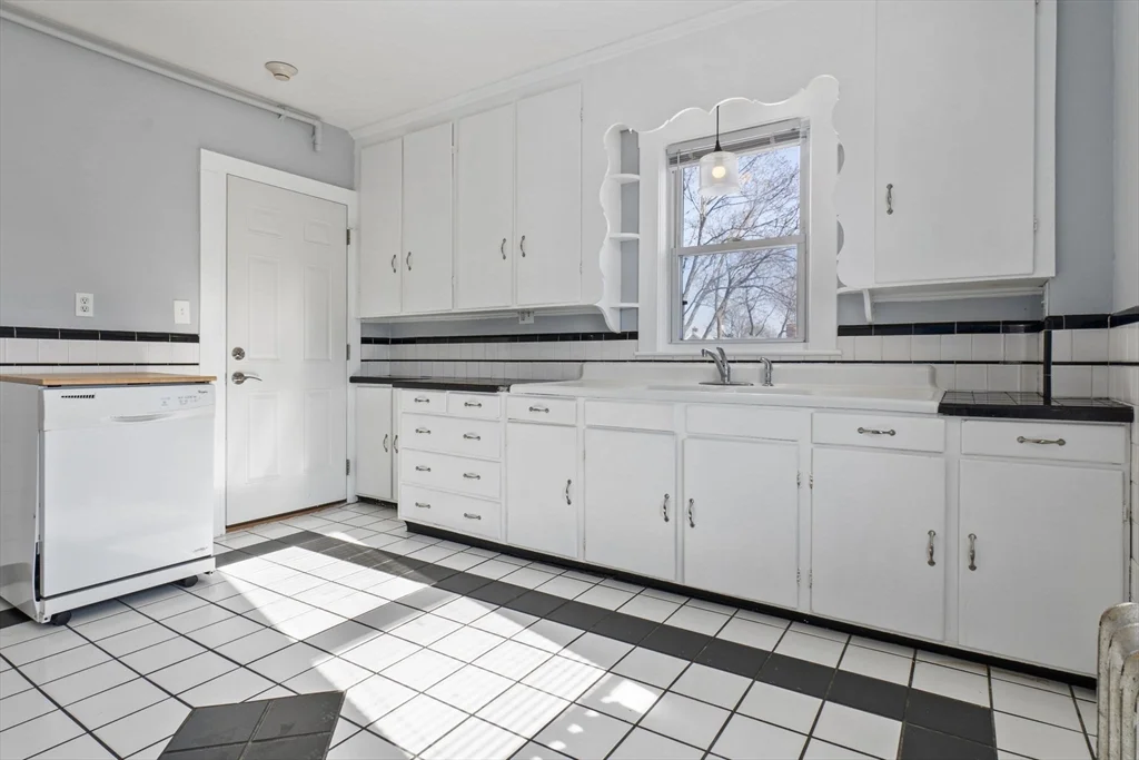 55 Pine St, Swampscott