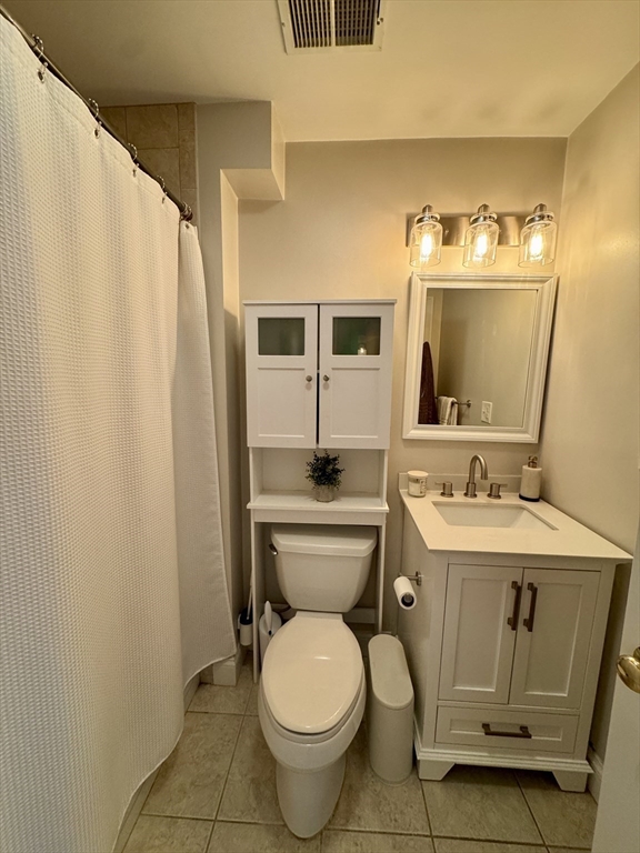 762 E 6th St, South Boston