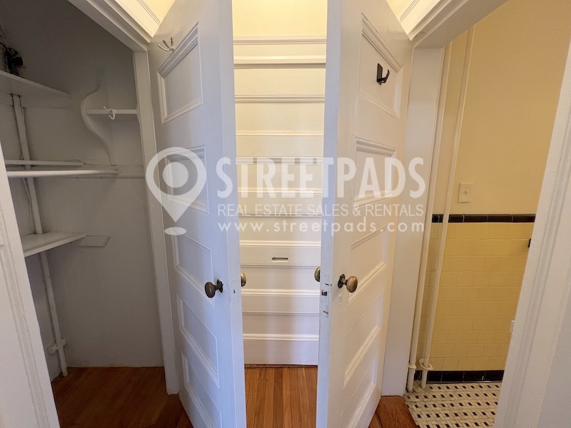 2 Ware St, Mid-Cambridge