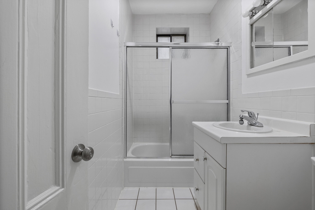 907 Boylston St, Back Bay