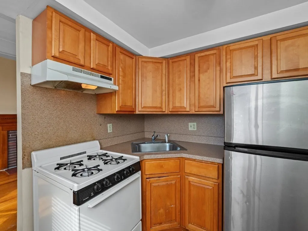 4 Commonwealth Ct, Brighton