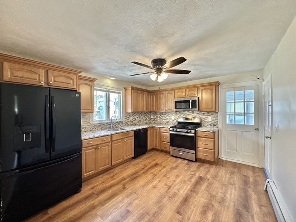 47 Estes St, Everett