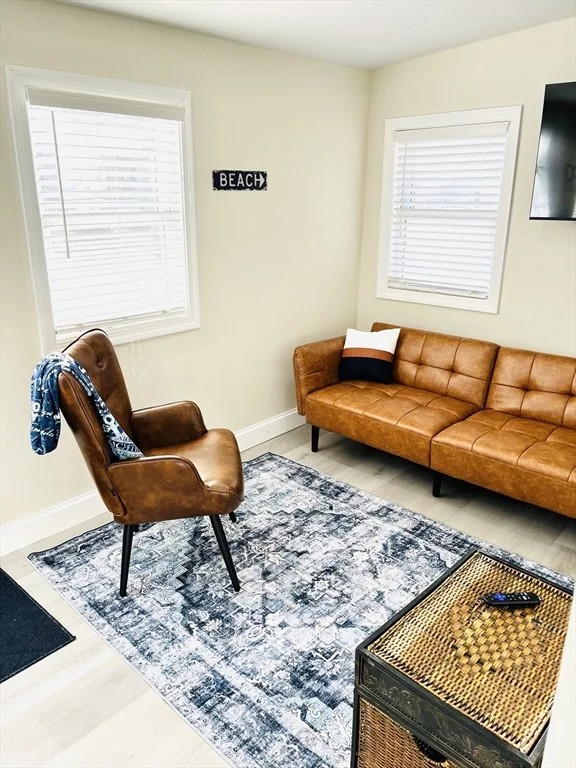 21 Hillside Ave, Swansea