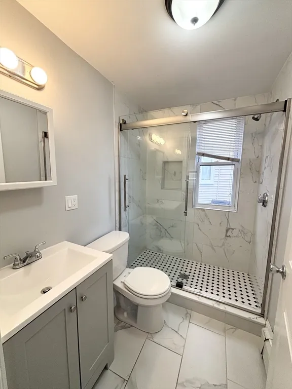 14 Belknap St, West Somerville