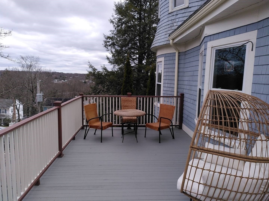 90 Robbins Rd, Arlington Heights