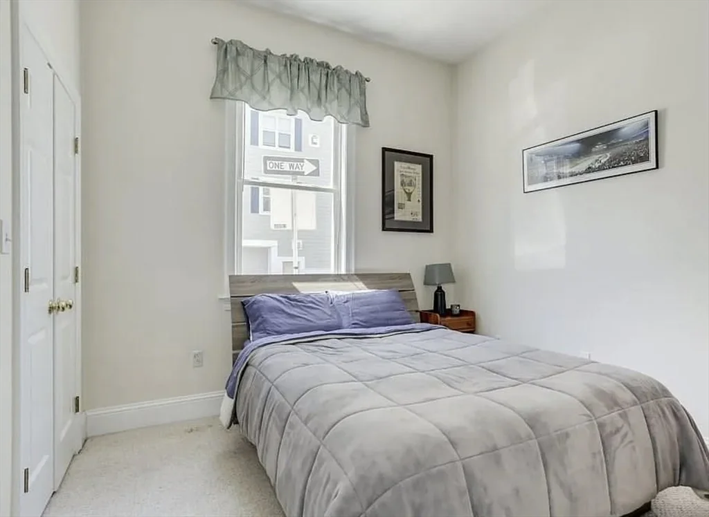 25-27 Dorchester St, South Boston