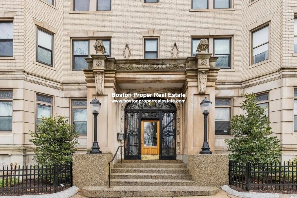 52 Charlesgate East, Fenway