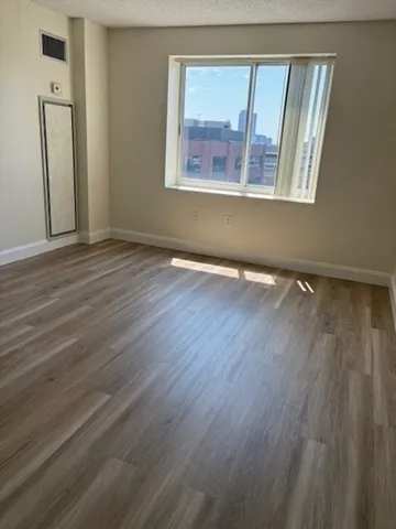 8 Museum Way, East Cambridge