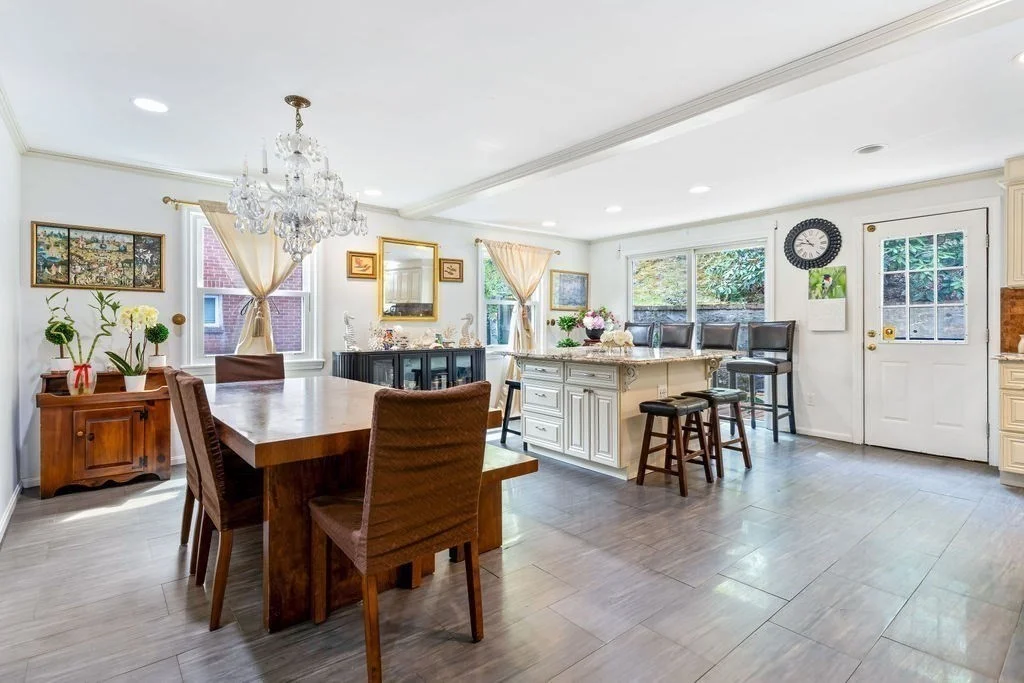 542 Commonwealth Ave, Newton