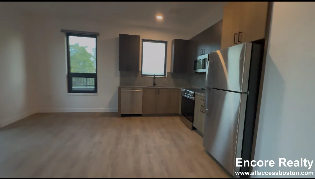 199 Gardner St, West Roxbury