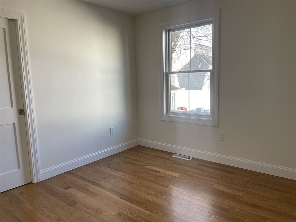 40 Everett St, Everett